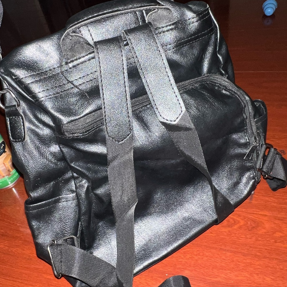 Backpack - Picture 7 of 7